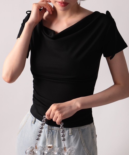 NANAHACHI(ナナハチ)の「肩リボンドレープ半袖Tシャツ(Tシャツ/カットソー・レディース・ブラック/ホワイト・MEDIUM/SMALL)」の5枚目の写真