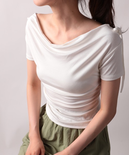 NANAHACHI(ナナハチ)の「肩リボンドレープ半袖Tシャツ(Tシャツ/カットソー・レディース・ブラック/ホワイト・MEDIUM/SMALL)」の15枚目の写真