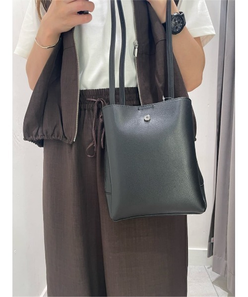 Right-on（ライトオン）の「HONEYSUCKLE ROSE(ハニーサックルローズ)【レディース】三層ミニショルダーバッグ（ショルダーバッグ・レディース・ライトベージュ/ブラック・ONE SIZE）」の9枚目の写真