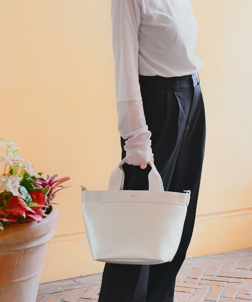 LAZY SUSAN（レイジースーザン）の「バッグ　フナガタテープトート（トートバッグ・レディース・シルバー/ブラック/ホワイト・FREE）」の3枚目の写真