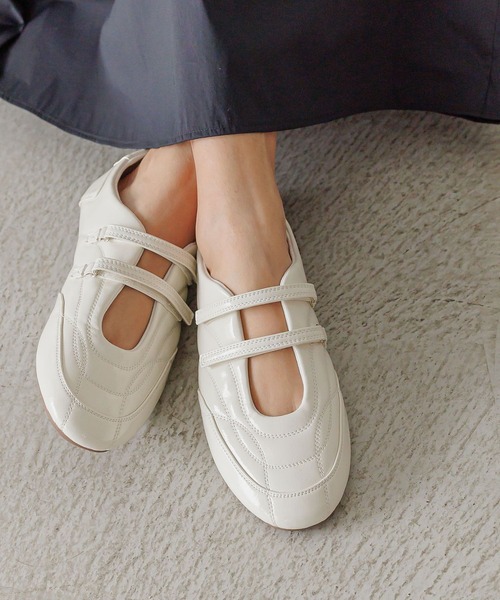 BAYFLOW(ベイフロー)の「Wストラップフラットシューズ(スニーカー・レディース・ホワイト/ブラック・MEDIUM/LARGE)」の1枚目の写真