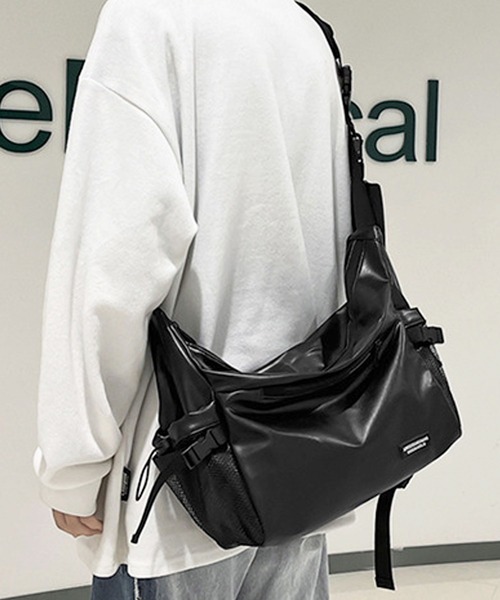 セール】【A4収納・多ポケット】2WAY ストリートカジュアルショルダー