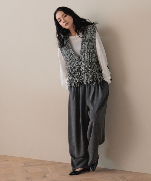 LOWRYS FARM（ローリーズファーム）の「フリンジループベスト　583262（ベスト・レディース・ベージュ/ブラック・FREE）」の11枚目の写真