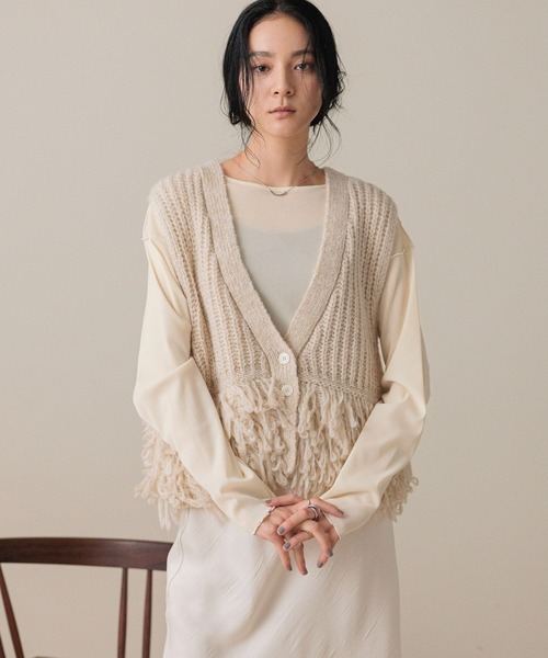 LOWRYS FARM（ローリーズファーム）の「フリンジループベスト　583262（ベスト・レディース・ベージュ/ブラック・FREE）」の17枚目の写真