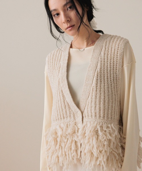 LOWRYS FARM（ローリーズファーム）の「フリンジループベスト　583262（ベスト・レディース・ベージュ/ブラック・FREE）」の19枚目の写真