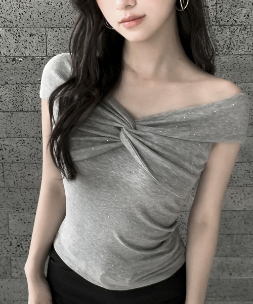 VEILA(ヴェイラ)の「キラキラツイストトップス(Tシャツ/カットソー・レディース・グレー・S/M)」の1枚目の写真