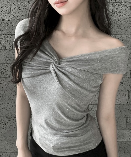 VEILA(ヴェイラ)の「キラキラツイストトップス(Tシャツ/カットソー・レディース・グレー・S/M)」の3枚目の写真