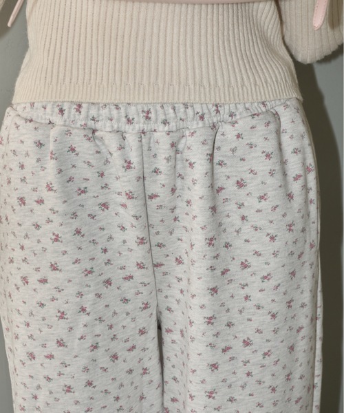 Birthday room（バースデイルーム）の「小花柄スウェットパンツ/Small floral print sweatpants（スウェットパンツ・レディース・オートミール/ネイビー・FREE）」の6枚目の写真