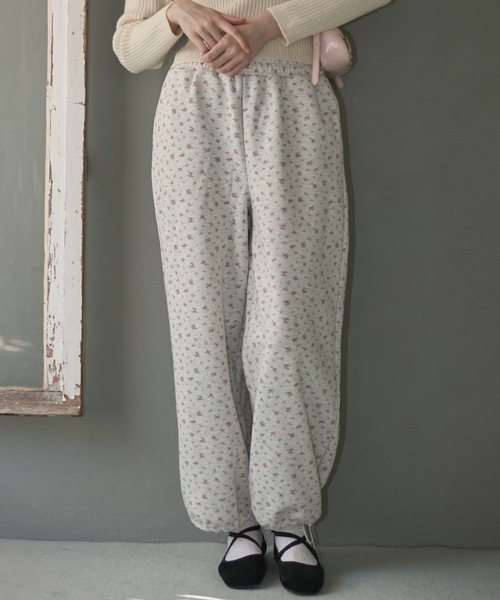 Birthday room（バースデイルーム）の「小花柄スウェットパンツ/Small floral print sweatpants（スウェットパンツ・レディース・オートミール/ネイビー・FREE）」の8枚目の写真