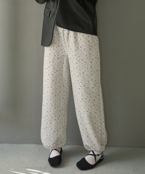 Birthday room（バースデイルーム）の「小花柄スウェットパンツ/Small floral print sweatpants（スウェットパンツ・レディース・オートミール/ネイビー・FREE）」の4枚目の写真
