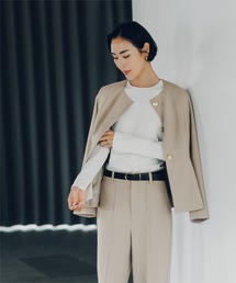 ur's（ユアーズ）の「美シルエットゴールド釦ペプラムジャケット（ノーカラージャケット）」