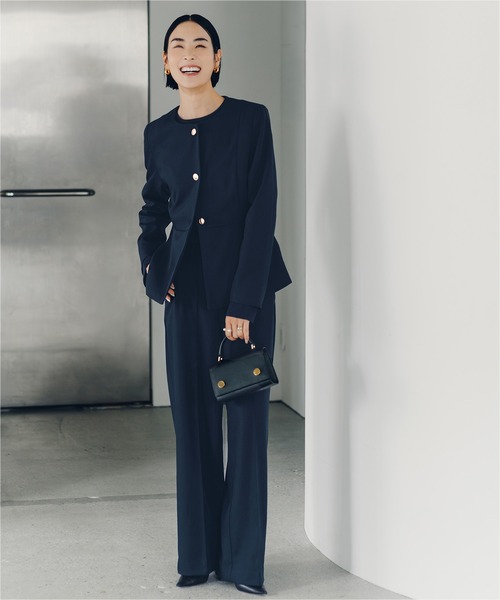 UR'S（ユアーズ）の「美シルエットゴールド釦ペプラムジャケット（ノーカラージャケット・レディース・ダークネイビー/グレイッシュベージュ/ブラック・L/M/S）」の16枚目の写真