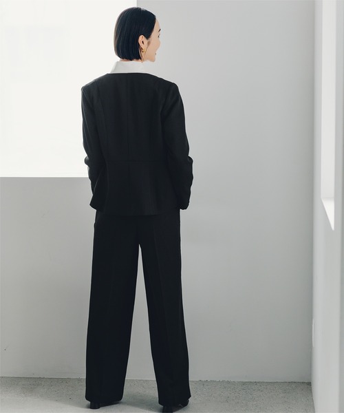 UR'S（ユアーズ）の「美シルエットゴールド釦ペプラムジャケット（ノーカラージャケット・レディース・ダークネイビー/グレイッシュベージュ/ブラック・L/M/S）」の18枚目の写真