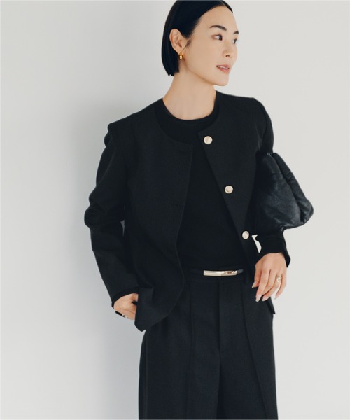 UR'S（ユアーズ）の「美シルエットゴールド釦ペプラムジャケット（ノーカラージャケット・レディース・ダークネイビー/グレイッシュベージュ/ブラック・L/M/S）」の6枚目の写真