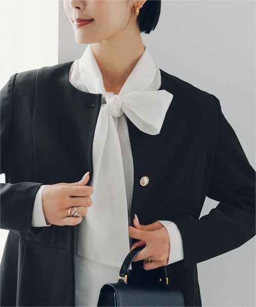 UR'S（ユアーズ）の「美シルエットゴールド釦ペプラムジャケット（ノーカラージャケット・レディース・ダークネイビー/グレイッシュベージュ/ブラック・L/M/S）」の22枚目の写真