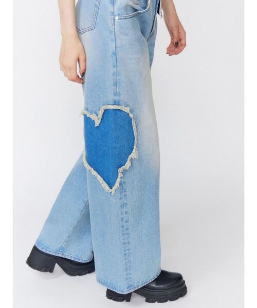 EMODA(エモダ)の「ハートルーズジーンズ(デニムパンツ・レディース・インディゴブルー/ブラック/ライトブルー・SMALL/MEDIUM)」の22枚目の写真