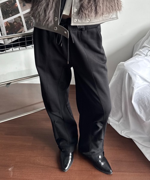 SHAGGIE（シャギー）の「【セットアップ】アジャストボタン付きタックラインスウェットパンツ（スウェットパンツ・レディース・ベージュ/グレー/ブラック・FREE）」の2枚目の写真