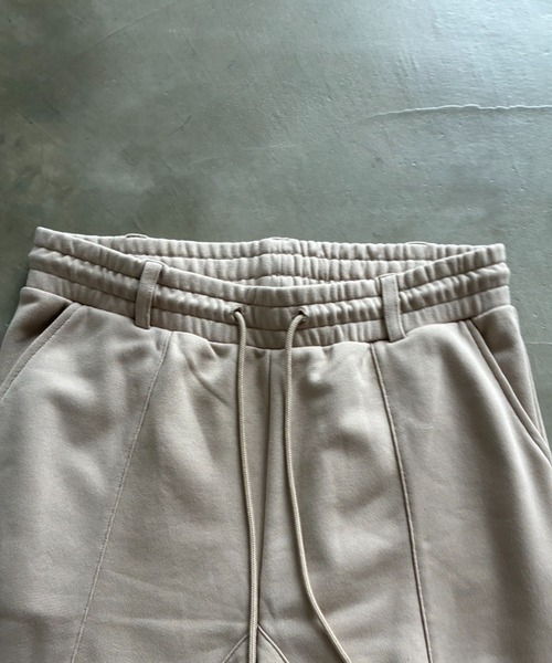 SHAGGIE（シャギー）の「【セットアップ】アジャストボタン付きタックラインスウェットパンツ（スウェットパンツ・レディース・ベージュ/グレー/ブラック・FREE）」の13枚目の写真