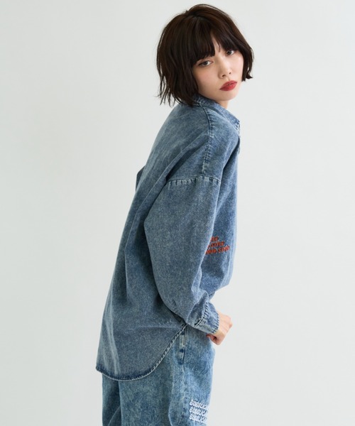 A.D.C.L.（エーディーシーエル）の「ランダム刺繍 オーバーサイズ ビックシルエット デニムシャツ（シャツ/ブラウス・レディース・ブルー/ネイビー・M/L）」の10枚目の写真