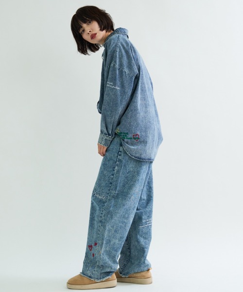 A.D.C.L.（エーディーシーエル）の「ランダム刺繍 オーバーサイズ ビックシルエット デニムシャツ（シャツ/ブラウス・レディース・ブルー/ネイビー・M/L）」の14枚目の写真