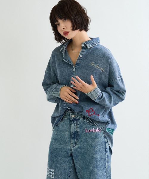 A.D.C.L.（エーディーシーエル）の「ランダム刺繍 オーバーサイズ ビックシルエット デニムシャツ（シャツ/ブラウス・レディース・ブルー/ネイビー・M/L）」の17枚目の写真