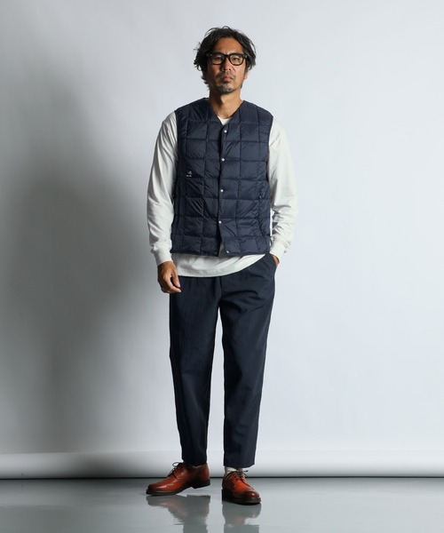 TAION(タイオン)の「TAION×DUFFER V-NECK DOWN VEST:TAION別注 ベーシック Vネック インナーダウンベスト(ダウンベスト・メンズ・アイボリー/チャコールグレー/ブラック/ネイビー・LARGE/MEDIUM/X-LARGE)」の15枚目の写真