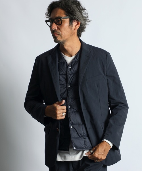 TAION(タイオン)の「TAION×DUFFER V-NECK DOWN VEST:TAION別注 ベーシック Vネック インナーダウンベスト(ダウンベスト・メンズ・アイボリー/チャコールグレー/ブラック/ネイビー・LARGE/MEDIUM/X-LARGE)」の17枚目の写真