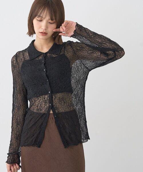 earth music&ecology（アースミュージックアンドエコロジー）の「ストレッチレースシャツ（シャツ/ブラウス・レディース・アイボリー/ブラウン/ブラック・FREE）」の2枚目の写真