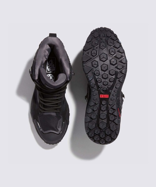 VANS(バンズ)の「クレストライン GORE-TEX / MTE Crestline ADV Gore-Tex BLA VN000CVPBKA1(スニーカー・メンズ・ブラック×ブラック・7.5/8/8.5/9/9.5/10)」の2枚目の写真