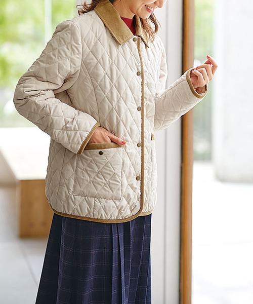 BELLUNA PLUS(ベルーナ)の「衿付キルト切替ジャケット(テーラードジャケット・レディース・ブラック/アイボリー・MEDIUM/LARGE/X-LARGE)」の4枚目の写真