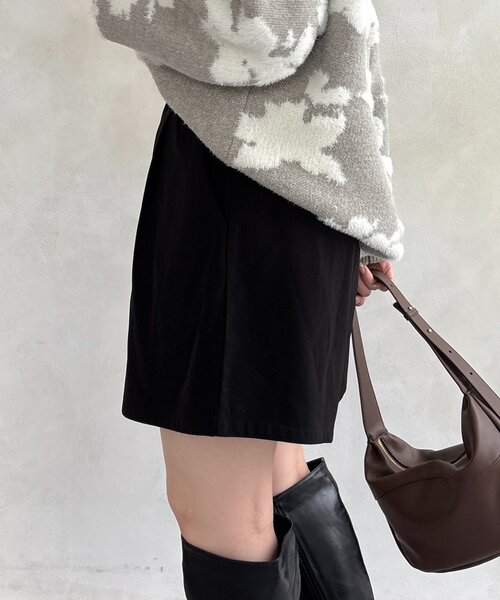 Thevon(ゼボン)の「タックハーフパンツ(その他パンツ・レディース・モカ/ブラック・M)」の4枚目の写真