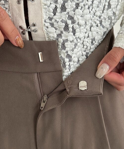 Thevon(ゼボン)の「タックハーフパンツ(その他パンツ・レディース・モカ/ブラック・M)」の21枚目の写真