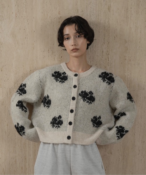 lawgy(ラウジー)の「flower nuance cardigan / フラワーニュアンスカーディガン(カーディガン/ボレロ・レディース・グレー/オートミール・FREE)」の1枚目の写真