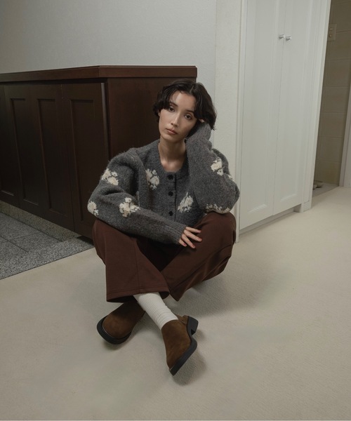 lawgy(ラウジー)の「flower nuance cardigan / フラワーニュアンスカーディガン(カーディガン/ボレロ・レディース・グレー/オートミール・FREE)」の16枚目の写真