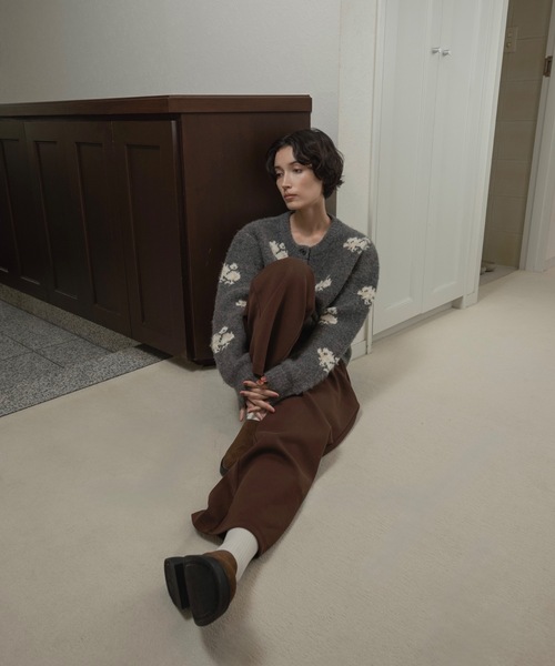 lawgy(ラウジー)の「flower nuance cardigan / フラワーニュアンスカーディガン(カーディガン/ボレロ・レディース・グレー/オートミール・FREE)」の8枚目の写真
