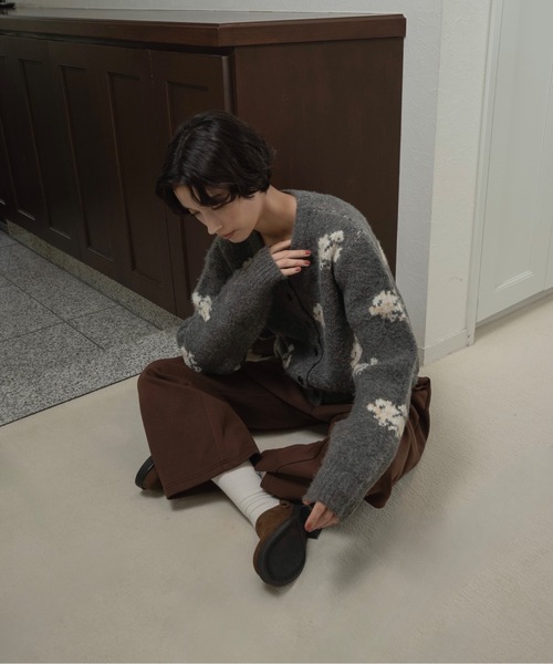 lawgy(ラウジー)の「flower nuance cardigan / フラワーニュアンスカーディガン(カーディガン/ボレロ・レディース・グレー/オートミール・FREE)」の15枚目の写真