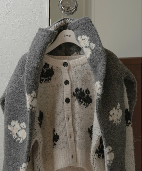 lawgy(ラウジー)の「flower nuance cardigan / フラワーニュアンスカーディガン(カーディガン/ボレロ・レディース・グレー/オートミール・FREE)」の10枚目の写真