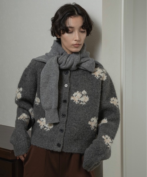lawgy(ラウジー)の「flower nuance cardigan / フラワーニュアンスカーディガン(カーディガン/ボレロ・レディース・グレー/オートミール・FREE)」の18枚目の写真