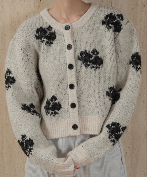lawgy(ラウジー)の「flower nuance cardigan / フラワーニュアンスカーディガン(カーディガン/ボレロ・レディース・グレー/オートミール・FREE)」の6枚目の写真