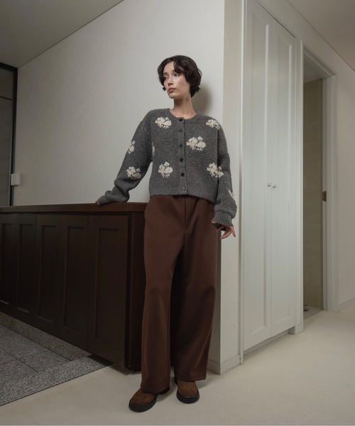 lawgy(ラウジー)の「flower nuance cardigan / フラワーニュアンスカーディガン(カーディガン/ボレロ・レディース・グレー/オートミール・FREE)」の13枚目の写真