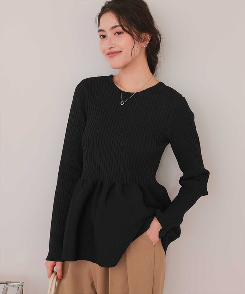 titivate（ティティベイト）の「前後2wayヘンリーネックペプラムニットトップス（ニット/セーター・レディース・ネイビー/レッド/アイボリー/ライトピンク/ブラック/グレイッシュベージュ・S/M/L/XL）」の3枚目の写真