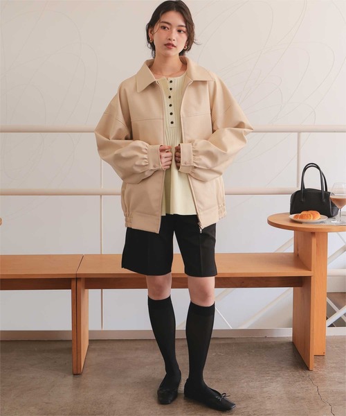 titivate（ティティベイト）の「前後2wayヘンリーネックペプラムニットトップス（ニット/セーター・レディース・ネイビー/レッド/アイボリー/ライトピンク/ブラック/グレイッシュベージュ・S/M/L/XL）」の9枚目の写真