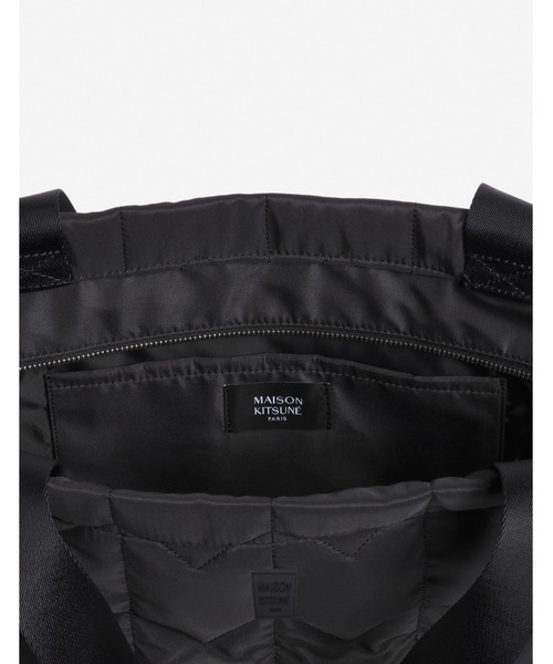 Maison Kitsune（メゾンキツネ）の「CHEVRON QUILTED LARGE TOTE