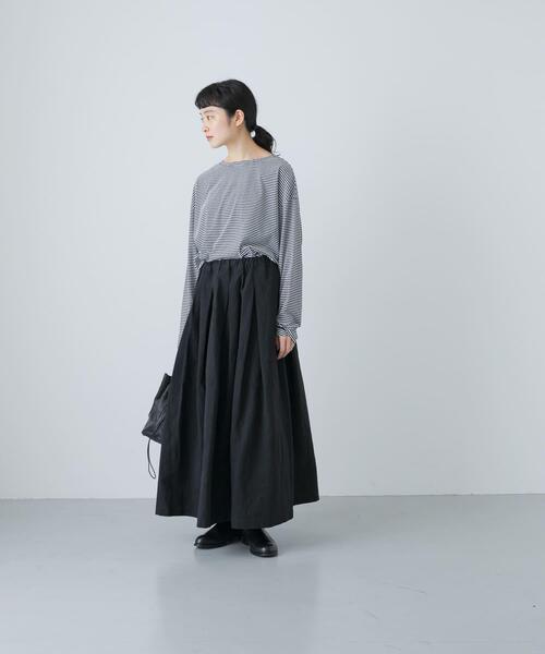 かぐれ（カグレ）の「Tuck skirt（スカート・レディース・ライトベージュ/ブラック・FREE）」の4枚目の写真