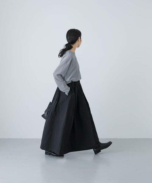 かぐれ（カグレ）の「Tuck skirt（スカート・レディース・ライトベージュ/ブラック・FREE）」の5枚目の写真