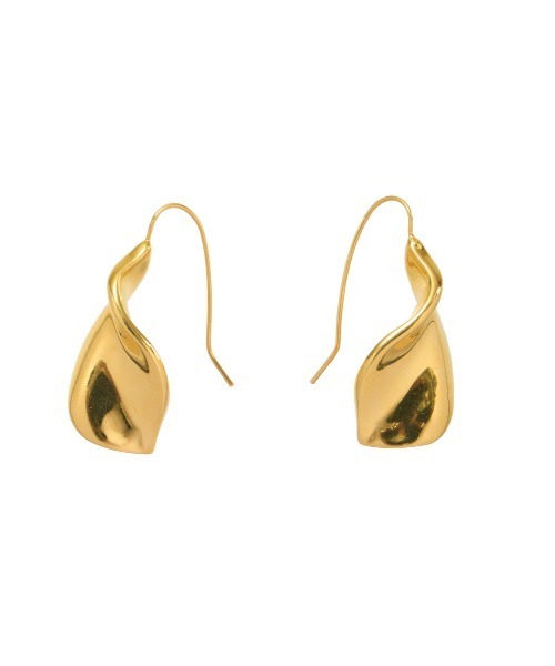 Ameri(アメリ)の「SHORT PASTA PIERCE(ピアス(両耳用)・レディース・ゴールド/シルバー・FREE)」の4枚目の写真