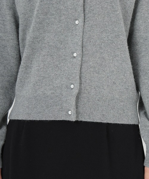STRAWBERRY-FIELDS(ストロベリーフィールズ)の「エイミーアンゴラ_リボンモチーフ刺しゅうニットカーディガン(カーディガン/ボレロ・レディース・オフホワイト/グレー・2)」の11枚目の写真