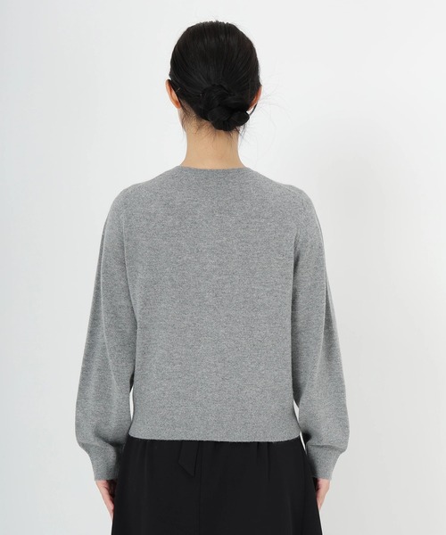 STRAWBERRY-FIELDS(ストロベリーフィールズ)の「エイミーアンゴラ_リボンモチーフ刺しゅうニットカーディガン(カーディガン/ボレロ・レディース・オフホワイト/グレー・2)」の6枚目の写真