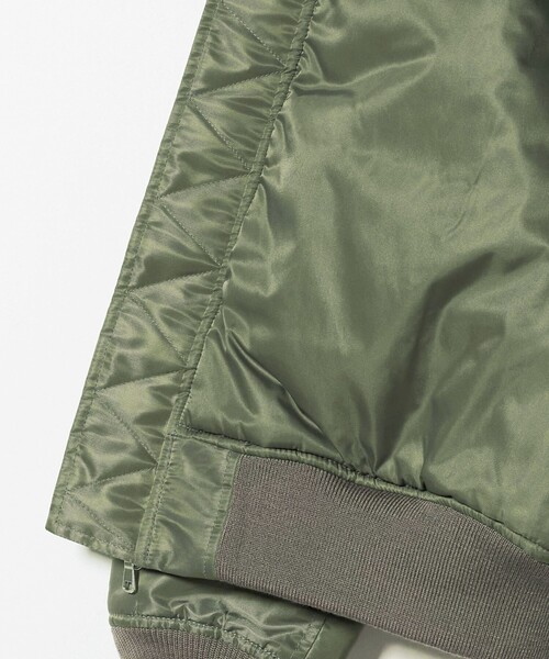 AVIREX（アヴィレックス）の「【別注】＜AVIREX＞ MA‐1（MA-1・メンズ・オリーブ/ブラック・M/L/XL）」の16枚目の写真