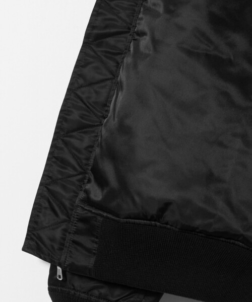 AVIREX（アヴィレックス）の「【別注】＜AVIREX＞ MA‐1（MA-1・メンズ・オリーブ/ブラック・M/L/XL）」の21枚目の写真